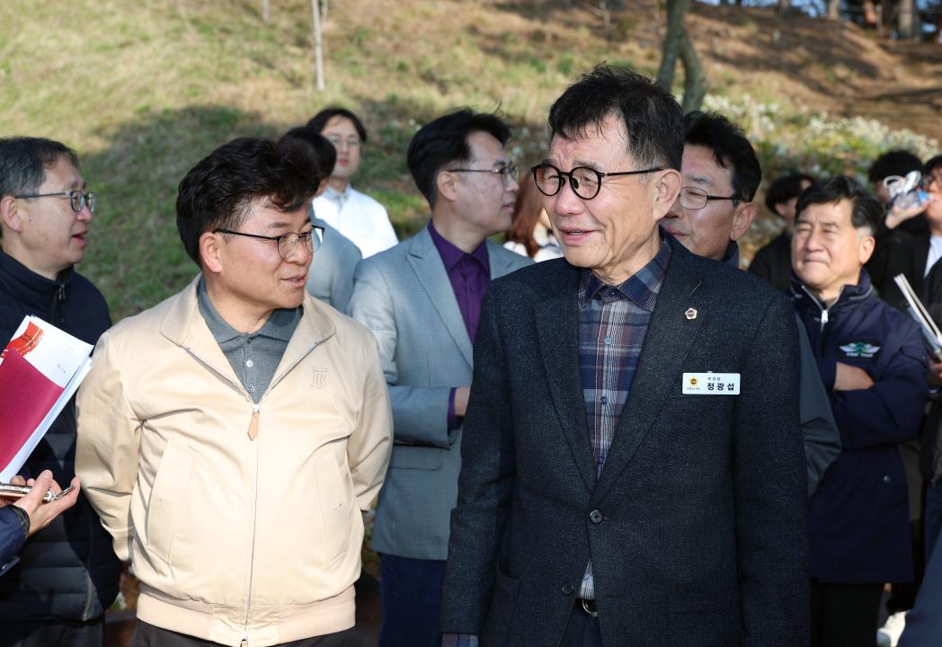 '제358회 임시회 보건복지환경위원회 현장방문' 게시글의 사진(188) '0415_안면도 수목원 현장방문53.jpg'