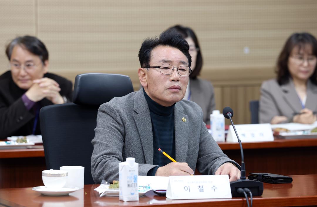 '제358회 임시회 보건복지환경위원회 현장방문' 게시글의 사진(38) '0415_보건환경연구원 현장방문39.jpg'