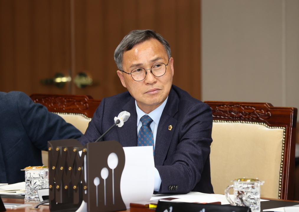 '제358회 임시회 제1차 건설소방위원회' 게시글의 사진(48) '250411_제358회 임시회 제1차 건설소방위원회_66.JPG'
