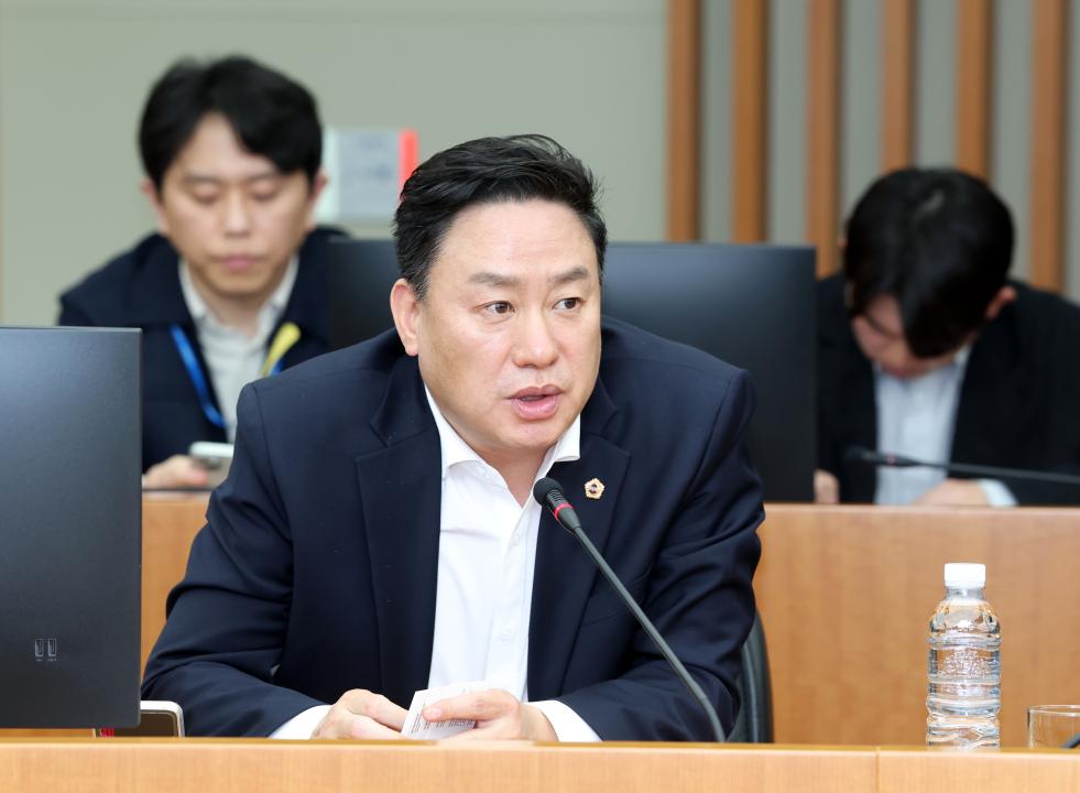 '제358회 임시회 기획경제위원회 현장방문' 게시글의 사진(119) '0416_코닝정밀소재 방문35.jpg'