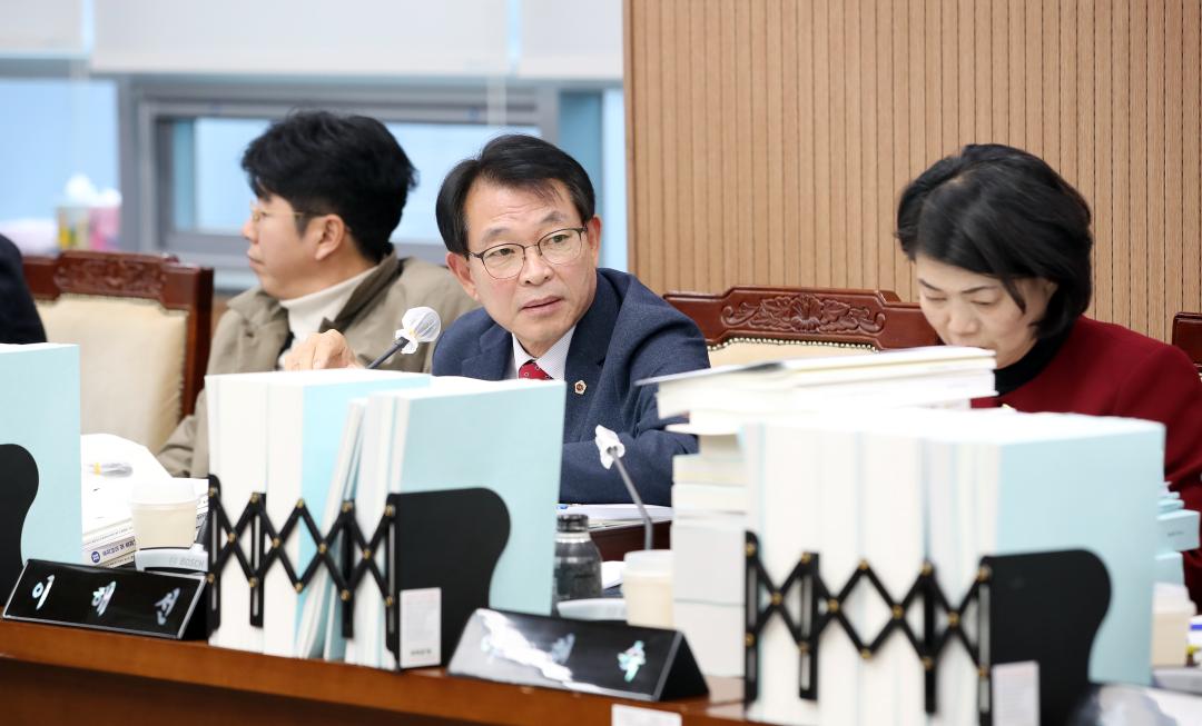 '제362회 정례회 제1차 예산결산특별위원회' 게시글의 사진(13) '1208_제362회 정례회 재1차 예산결산특별위원회_13.jpg'