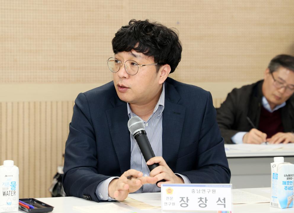 '안종혁 의원 AI 활용 주민자치 활성화 연구모임' 게시글의 사진(36) '260403_안종혁 의원 AI 활용 주민자치 활성화 연구모임 (46).JPG'