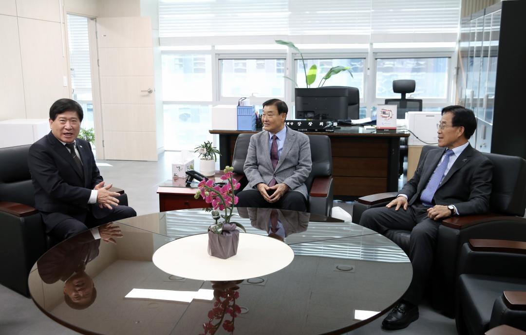 '2027 충청권 하계세계대학경기대회 충청권 4개 시.도 의회 의장 간담회' 게시글의 사진(20) '1210_충청권 시도의회의장 간담회01.jpg'