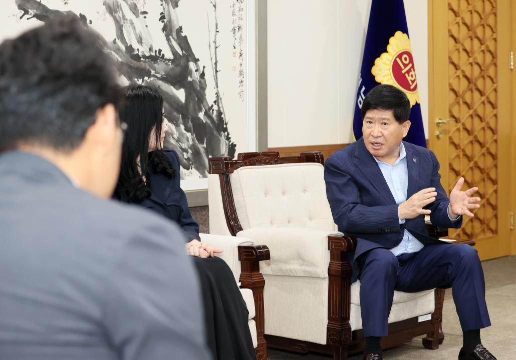 '충청남도의회-서울대 입법연구센터 자치입법권 강화 업무 협약식' 게시글의 사진(28) '250729_충청남도의회-서울대 입법연구센터 MOU_57.JPG'