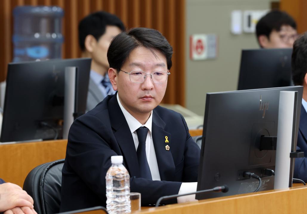 '제358회 임시회 기획경제위원회 현장방문' 게시글의 사진(104) '0416_코닝정밀소재 방문22.jpg'