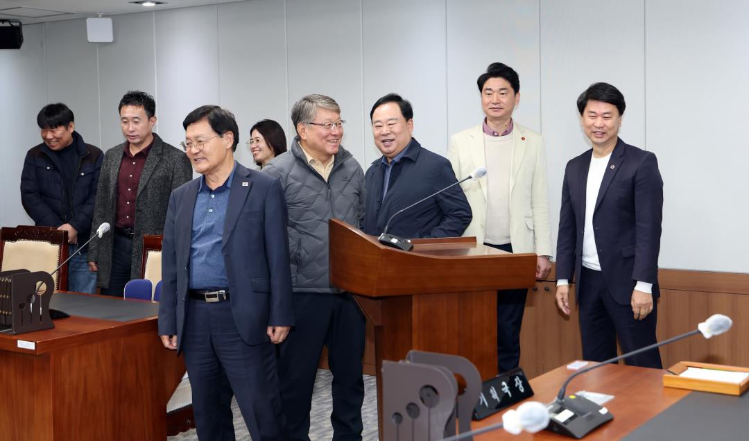 '제주특별자치도의회 교육위원회 충남도의회 방문' 게시글의 사진(6) '1104_제주도의회 교육위원회 방문20.jpg'