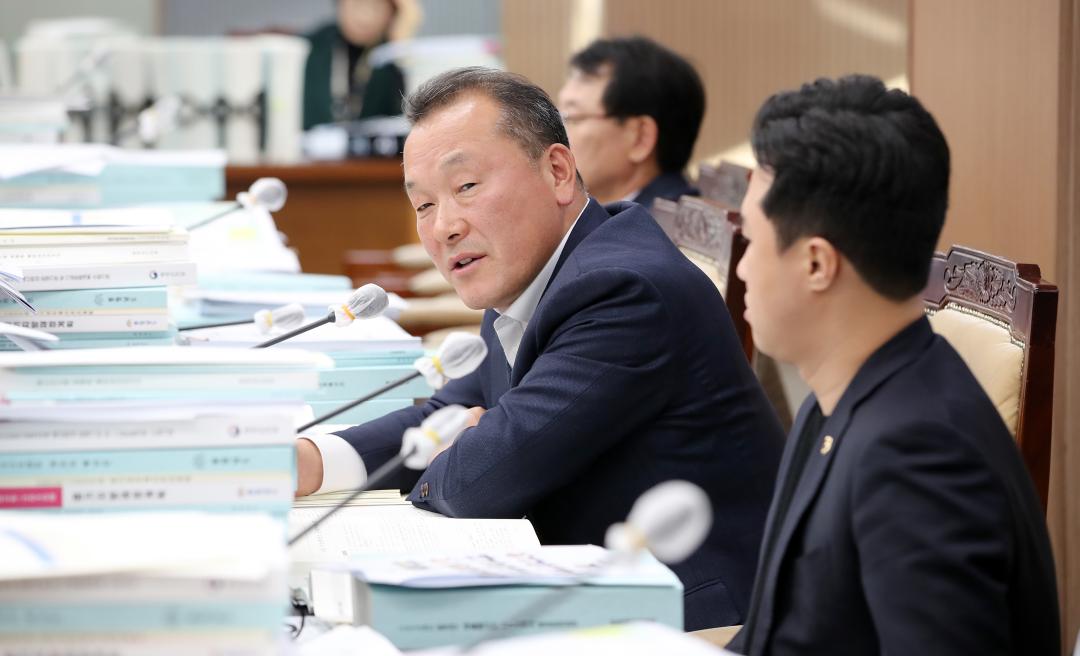 '제362회 정례회 제1차 예산결산특별위원회' 게시글의 사진(33) '1208_제362회 정례회 재1차 예산결산특별위원회_32.jpg'