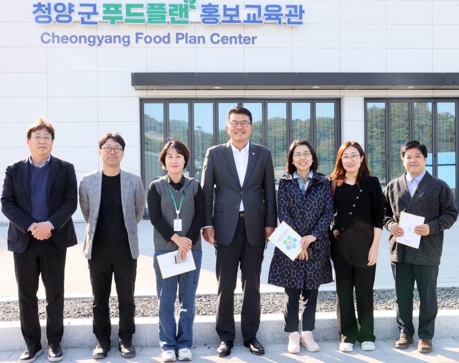 '김기서 의원, 공공급식처의 충남 농림‧축산‧수산물 공급 확대 위한 연구모임' 게시글의 사진(1) '251104_김기서 의원 공공급식 활성화 연구모임_01.JPG'