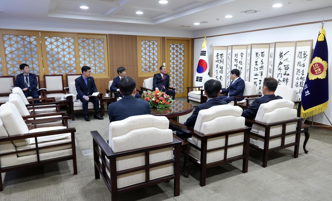 '대전세종충남 중소기업 협회 회장 일행 접견' 게시글의 사진(6) '0421_대전세종충남 중소기업협회 접견06.jpg'