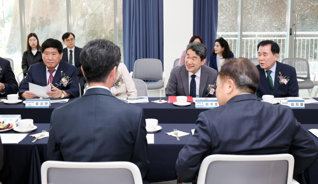 '국립공주대학교사범대학부설특수학교 개교식' 게시글의 사진(8) '0418_공주대학교사범대학부설 특수학교 개소식08.jpg'