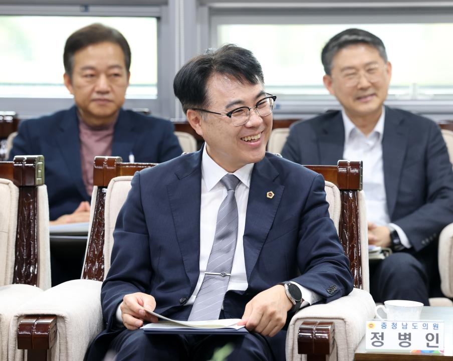 '2024회계연도 결산검사위원 위촉식' 게시글의 사진(28) '0423_결산검사위원 위촉식28.jpg'