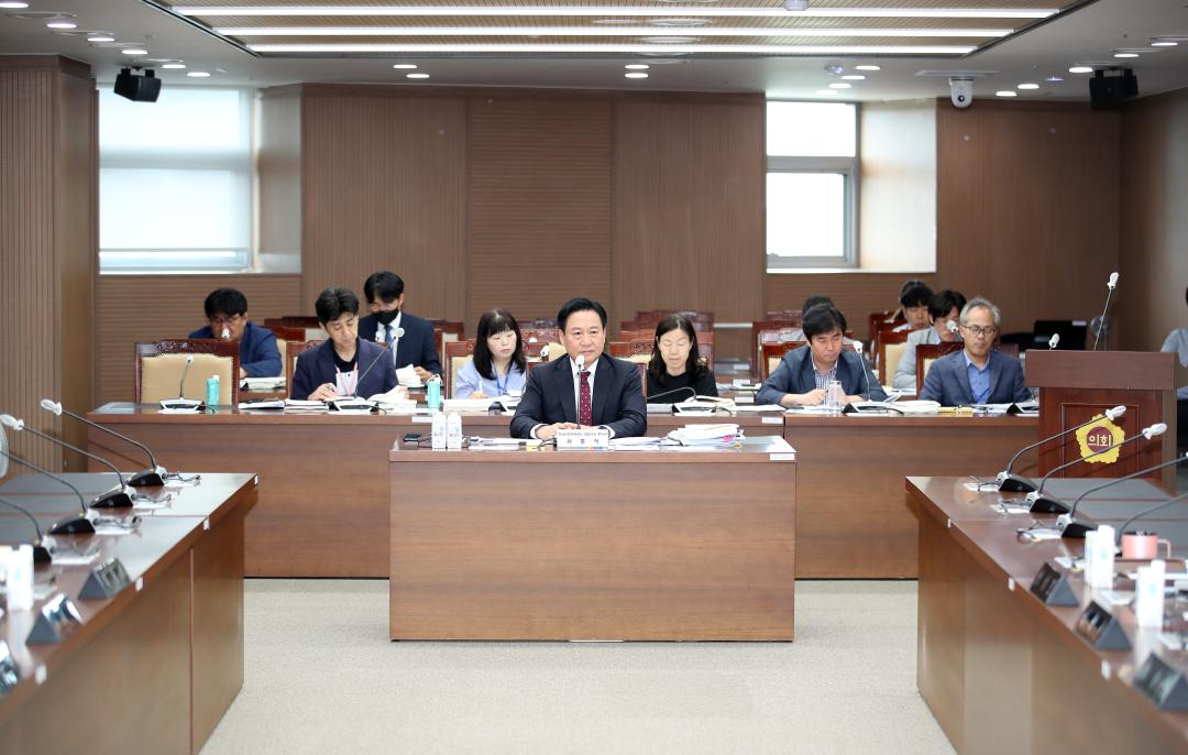 '제2차 문화관광재단 대표이사 후보자 인사청문특위' 게시글의 사진(58) '230621_제2차 문화관광재단 대표이사 인사청문특위_143.JPG'