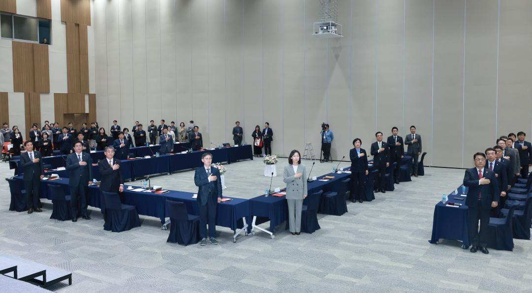 '대한민국시도의회의장협의회 2025년도 제3차 임시회(인천광역시의회)' 게시글의 사진(9) '0415_대한민국시도의회의장협의회 인천08.jpg'