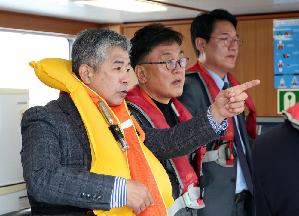'제358회 임시회 건설소방위원회 현장방문' 게시글의 사진(52) '0414_당진소방서 소방정대 방문56.jpg'