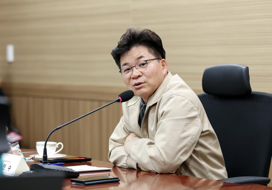 '제358회 임시회 보건복지환경위원회 현장방문' 게시글의 사진(20) '0415_보건환경연구원 현장방문21.jpg'