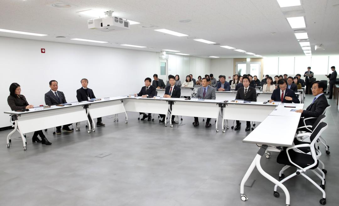 '2027 충청권 하계세계대학경기대회 충청권 4개 시.도 의회 의장 간담회' 게시글의 사진(11) '1210_충청권 시도의회의장 간담회09.jpg'