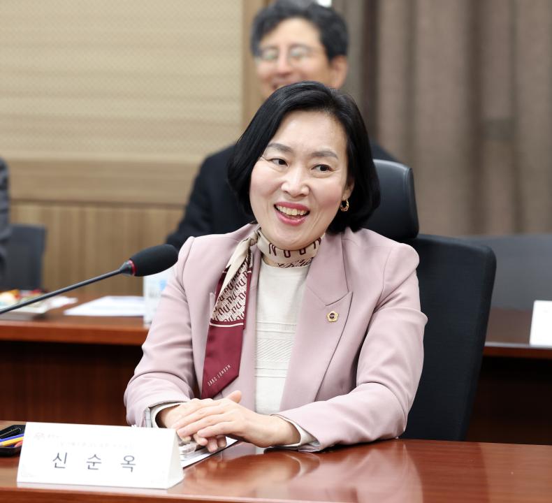 '제358회 임시회 보건복지환경위원회 현장방문' 게시글의 사진(24) '0415_보건환경연구원 현장방문25.jpg'