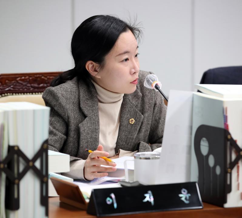 '제362회 정례회 제3차 교육위원회' 게시글의 사진(14) '1128_제362회 정례회 행정사무감사 교육위원회_14.jpg'