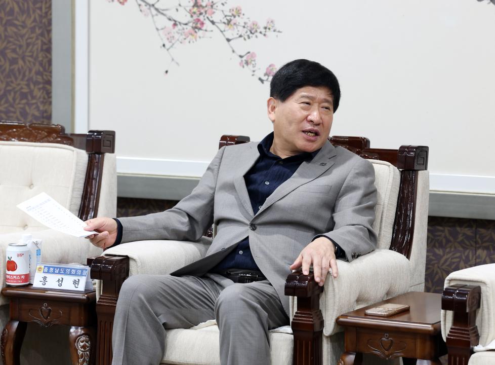 '제8대 도의원 초청 간담회' 게시글의 사진(7) '0422_제8대 의원 초청 간담회07.jpg'
