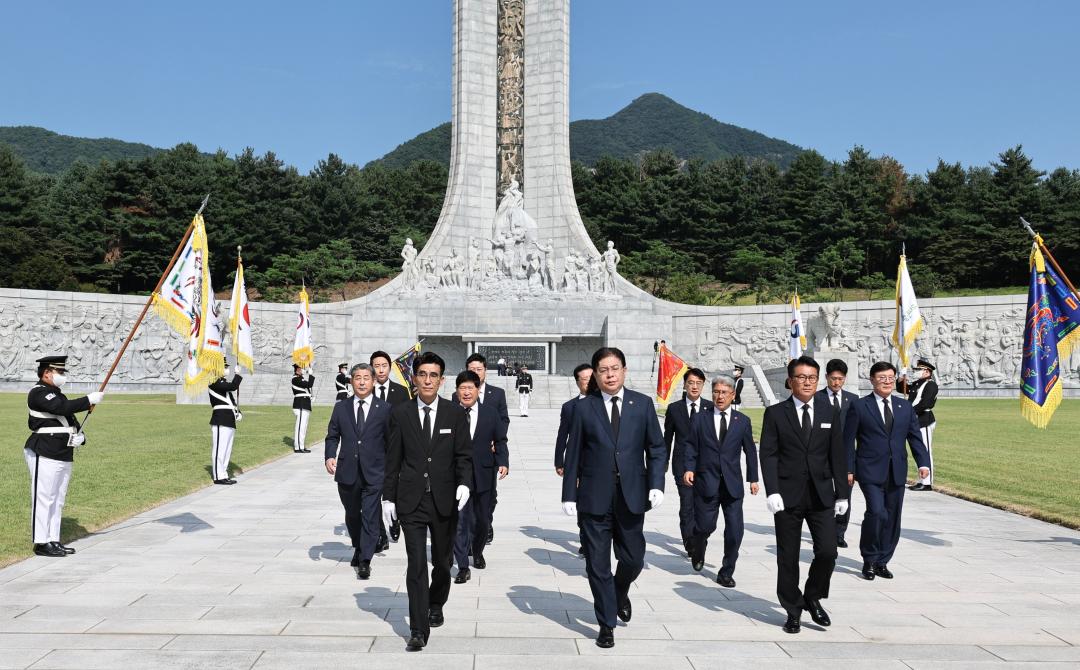 '대한민국시도의회의장협의회 제19대 전반기 정기회 및 대전 현충원 참배' 게시글의 사진(27) 'IMG_1001.JPG'