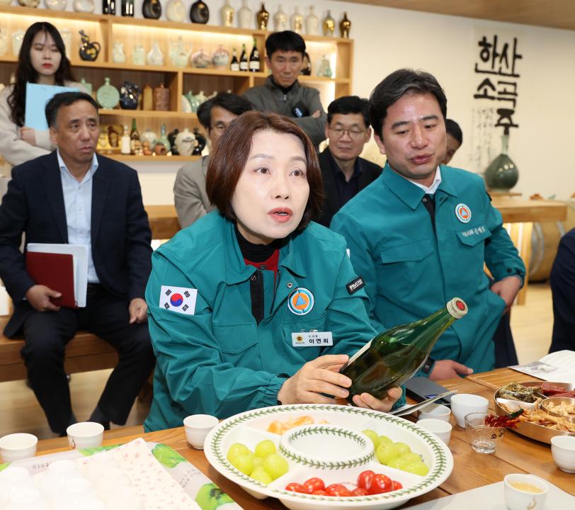 '제358회 임시회 농수위 현장방문(김산업특화단지, 전통줒조업체)' 게시글의 사진(30) '250415_제358회 임시회 농수위 현장방문_111.JPG'