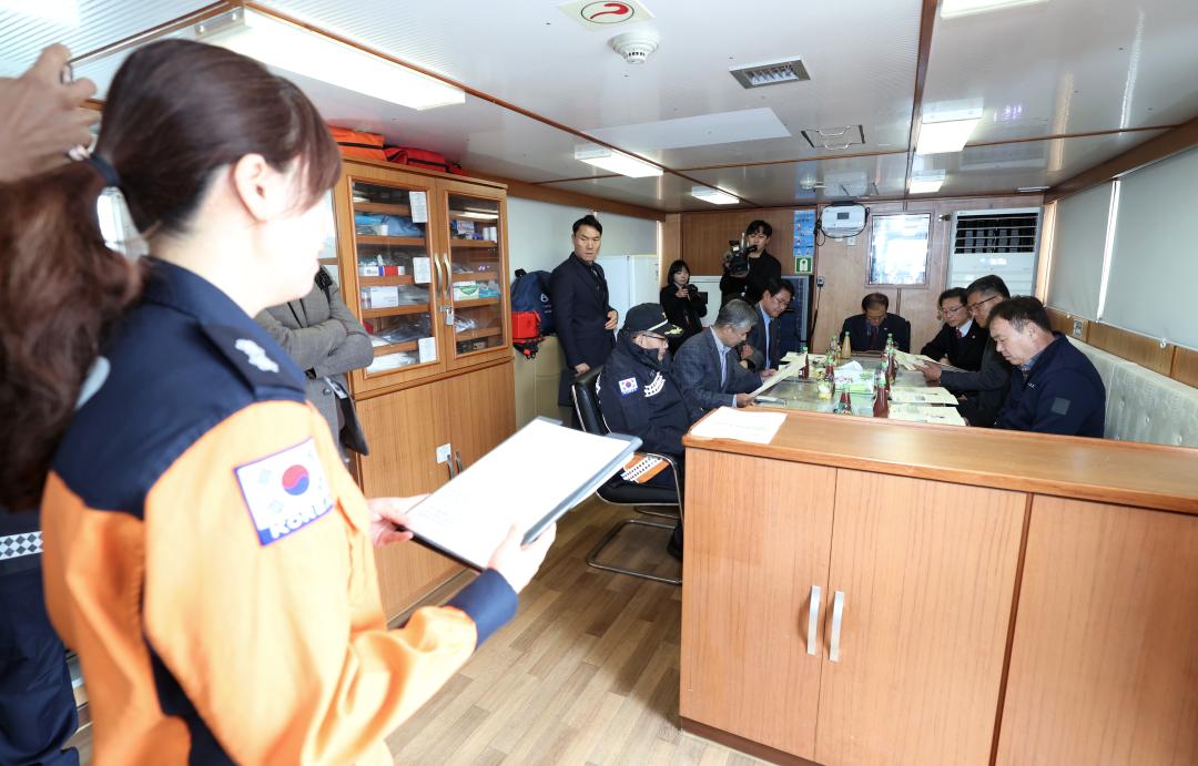 '제358회 임시회 건설소방위원회 현장방문' 게시글의 사진(22) '0414_당진소방서 소방정대 방문26.jpg'
