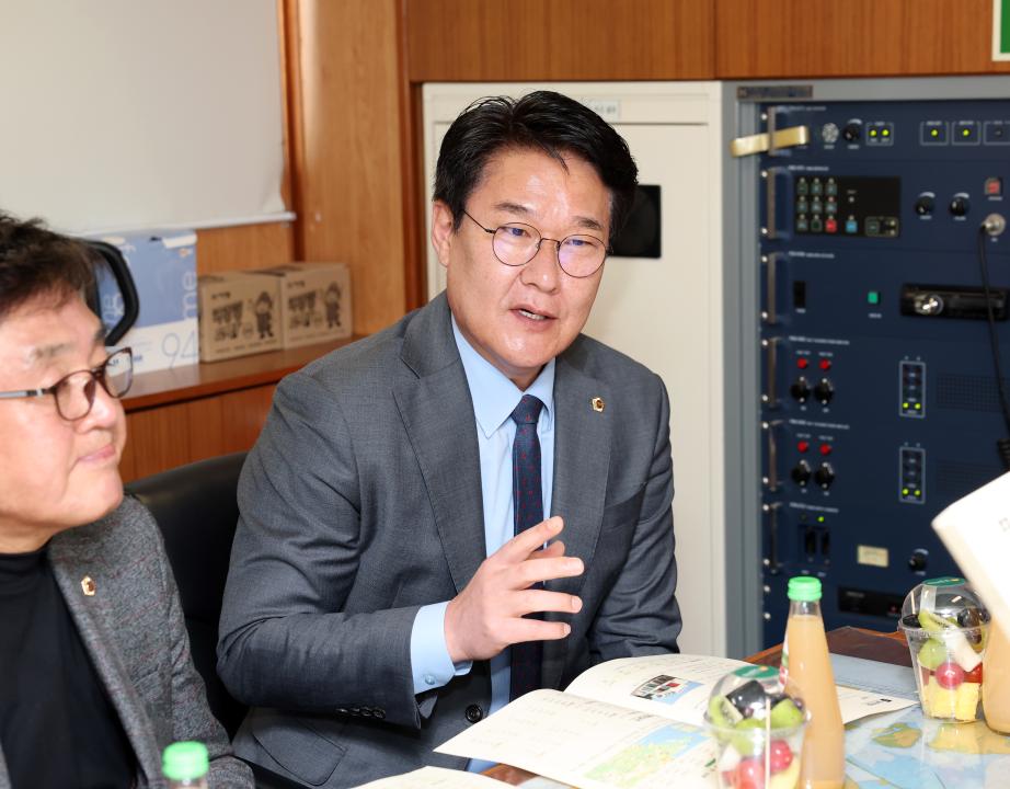 '제358회 임시회 건설소방위원회 현장방문' 게시글의 사진(30) '0414_당진소방서 소방정대 방문38.jpg'