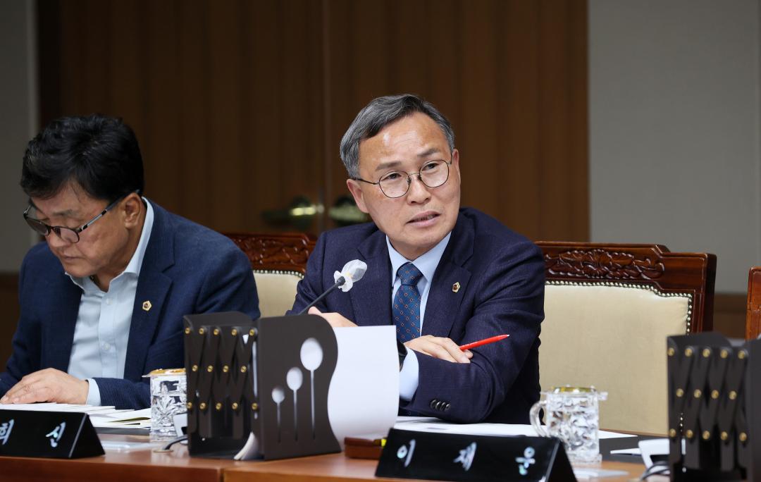 '제358회 임시회 제1차 건설소방위원회' 게시글의 사진(45) '250411_제358회 임시회 제1차 건설소방위원회_63.JPG'