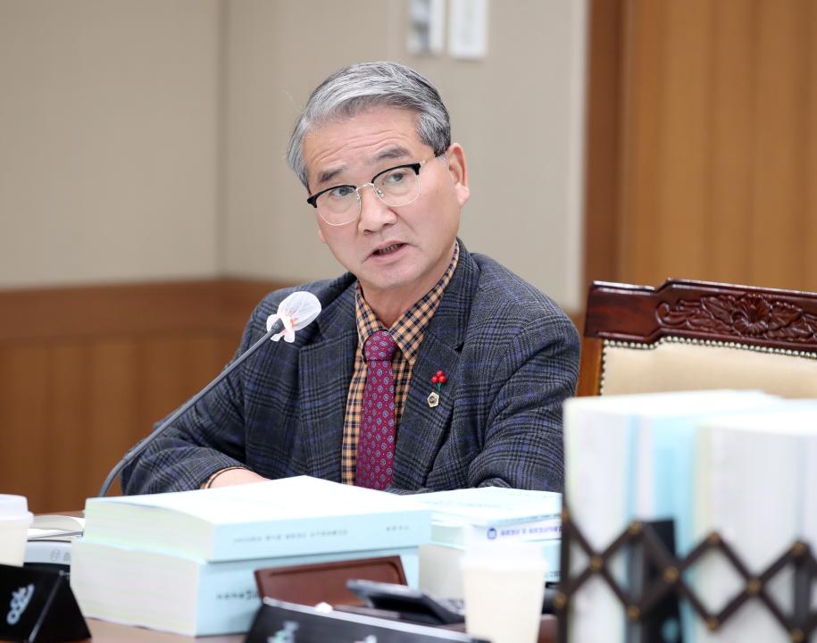 '제362회 정례회 제3차 행정문화위원회' 게시글의 사진(15) '1201_제362회 정례회 행정사무감사 행정문화위원회_11.jpg'