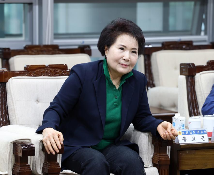 '제8대 도의원 초청 간담회' 게시글의 사진(24) '0422_제8대 의원 초청 간담회24.jpg'