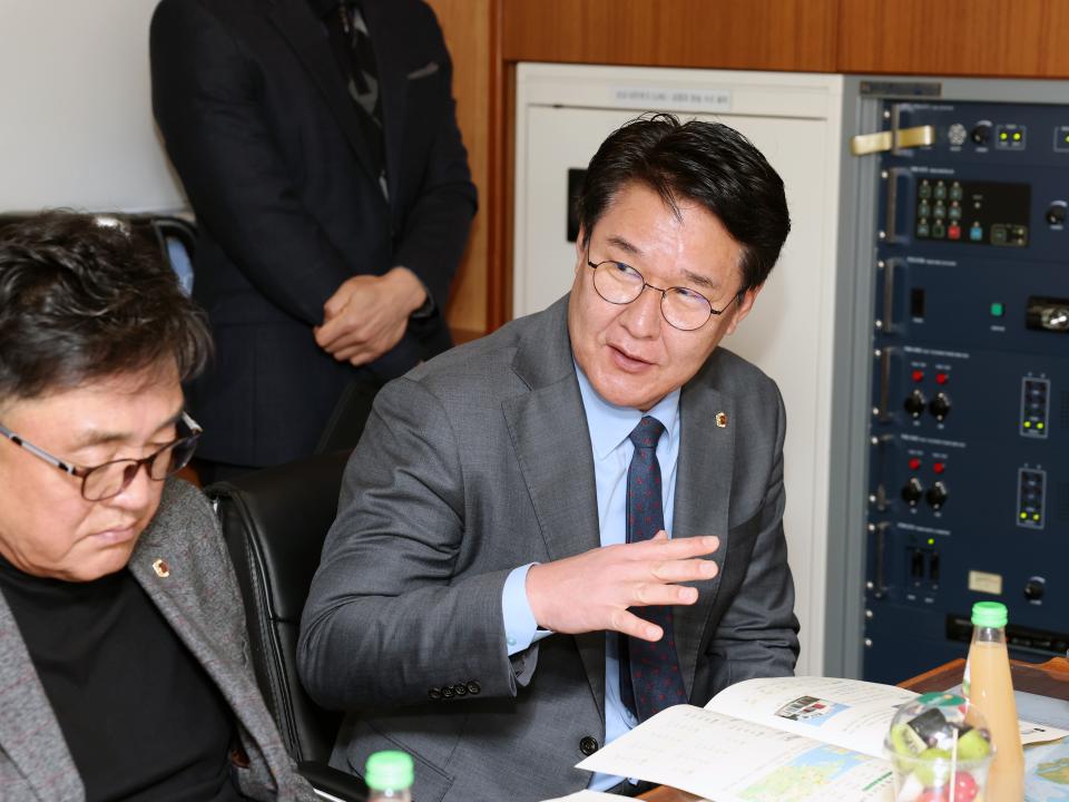 '제358회 임시회 건설소방위원회 현장방문' 게시글의 사진(28) '0414_당진소방서 소방정대 방문35.jpg'