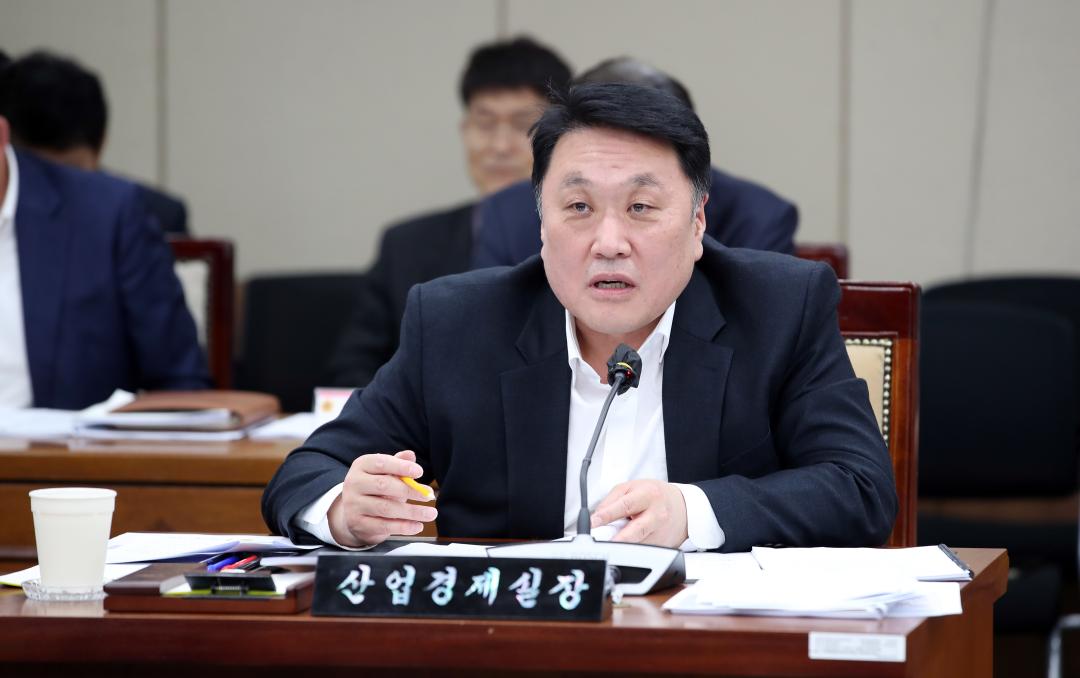 '제365회 임시회 제1차 기획경제위원회' 게시글의 사진(21) '260408_제365회 임시회 제1차 기획경제위원회_21.jpg'