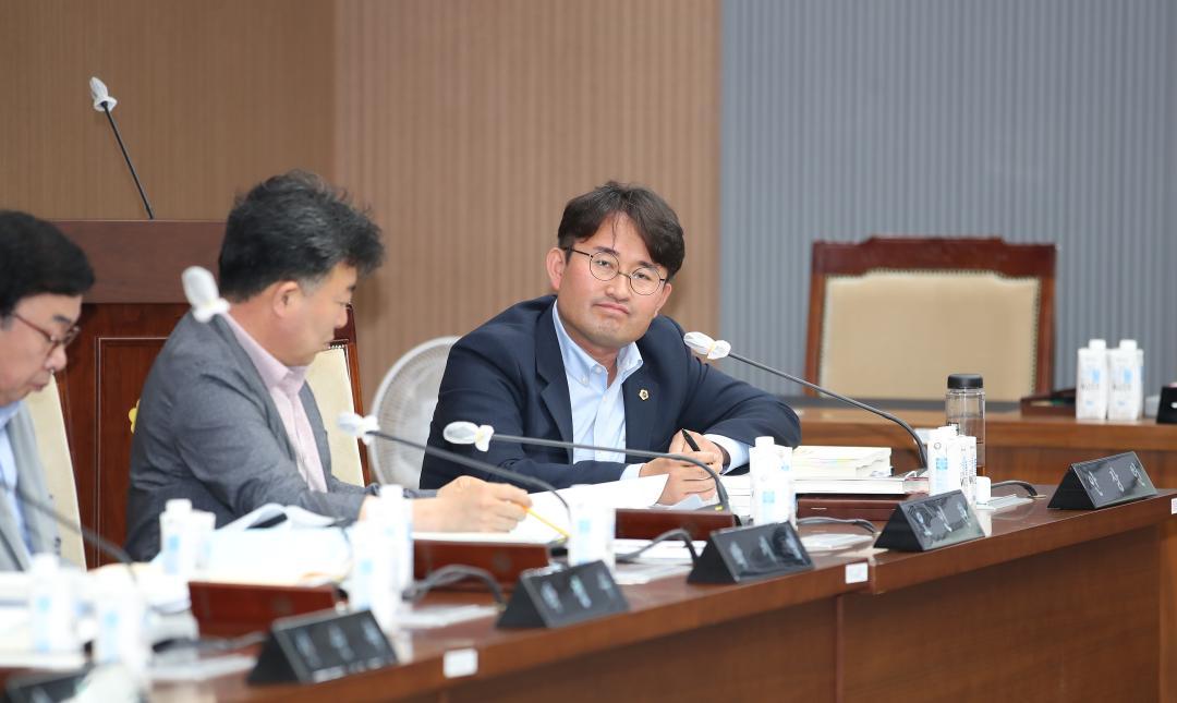 '제2차 문화관광재단 대표이사 후보자 인사청문특위' 게시글의 사진(15) '230621_제2차 문화관광재단 대표이사 인사청문특위_43.JPG'