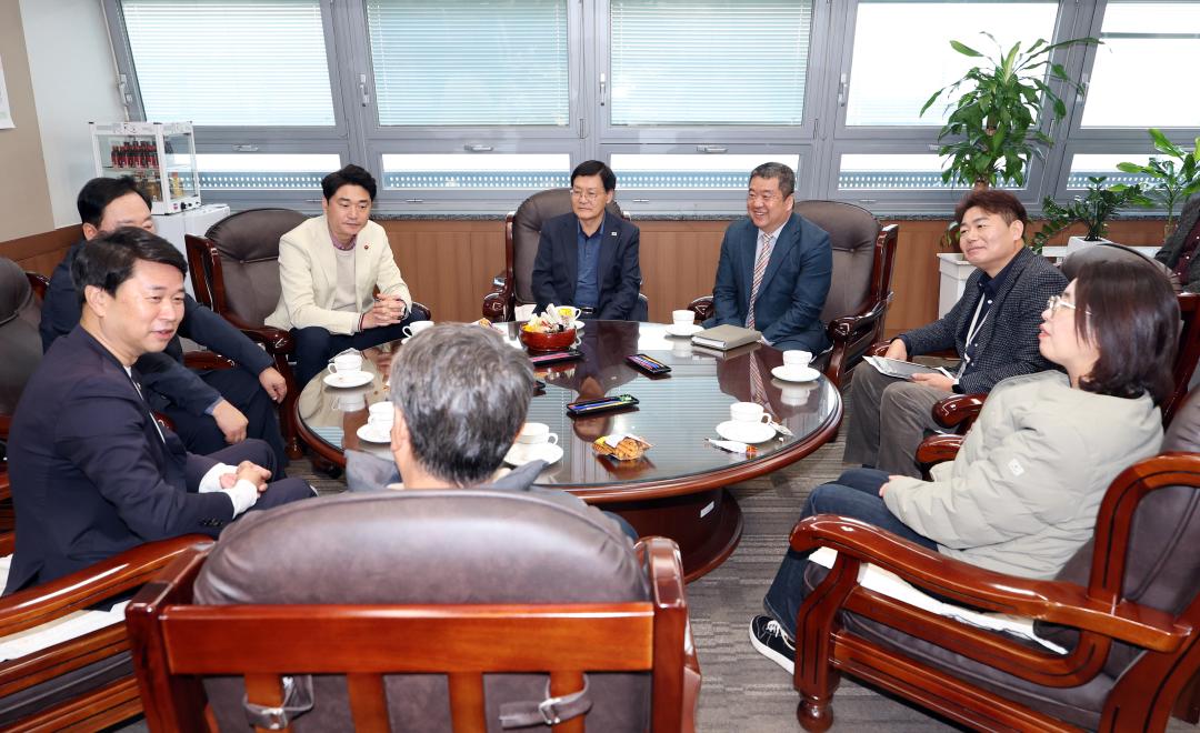 '제주특별자치도의회 교육위원회 충남도의회 방문' 게시글의 사진(14) '1104_제주도의회 교육위원회 방문28.jpg'