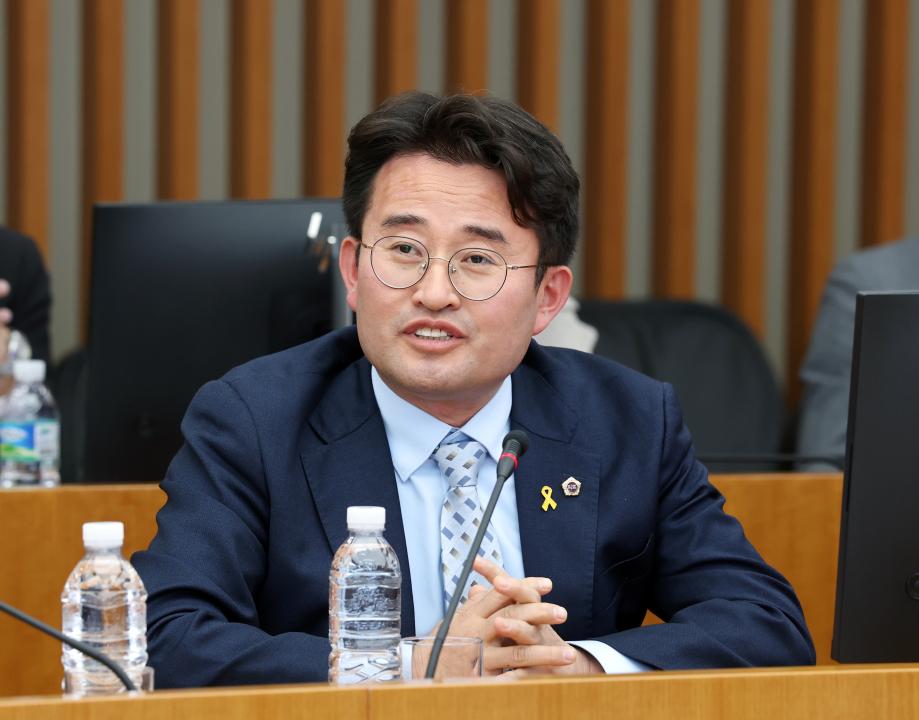 '제358회 임시회 기획경제위원회 현장방문' 게시글의 사진(112) '0416_코닝정밀소재 방문30.jpg'