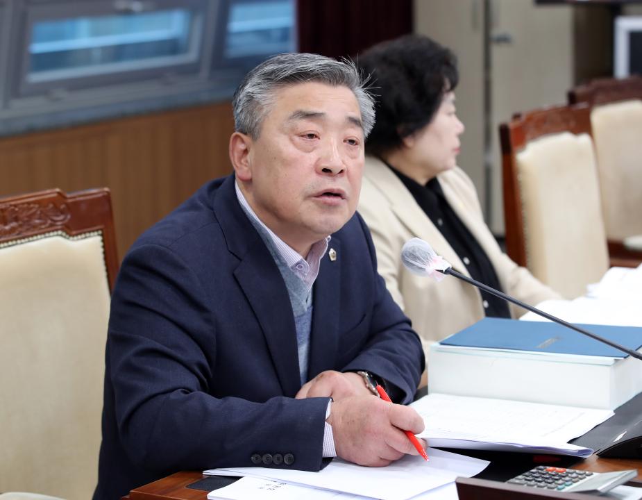 '제362회 정례회 제3차 행정문화위원회' 게시글의 사진(25) '1201_제362회 정례회 행정사무감사 행정문화위원회_21.jpg'