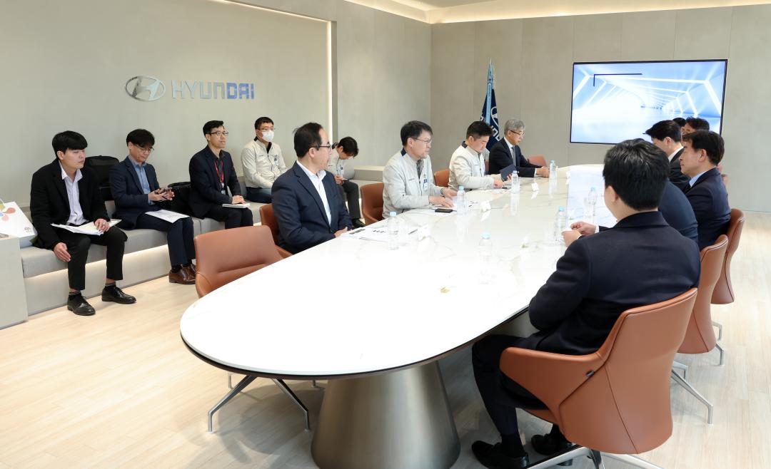 '제358회 임시회 기획경제위원회 현장방문' 게시글의 사진(4) '0416_현대자동차 아산공장 방문04.jpg'