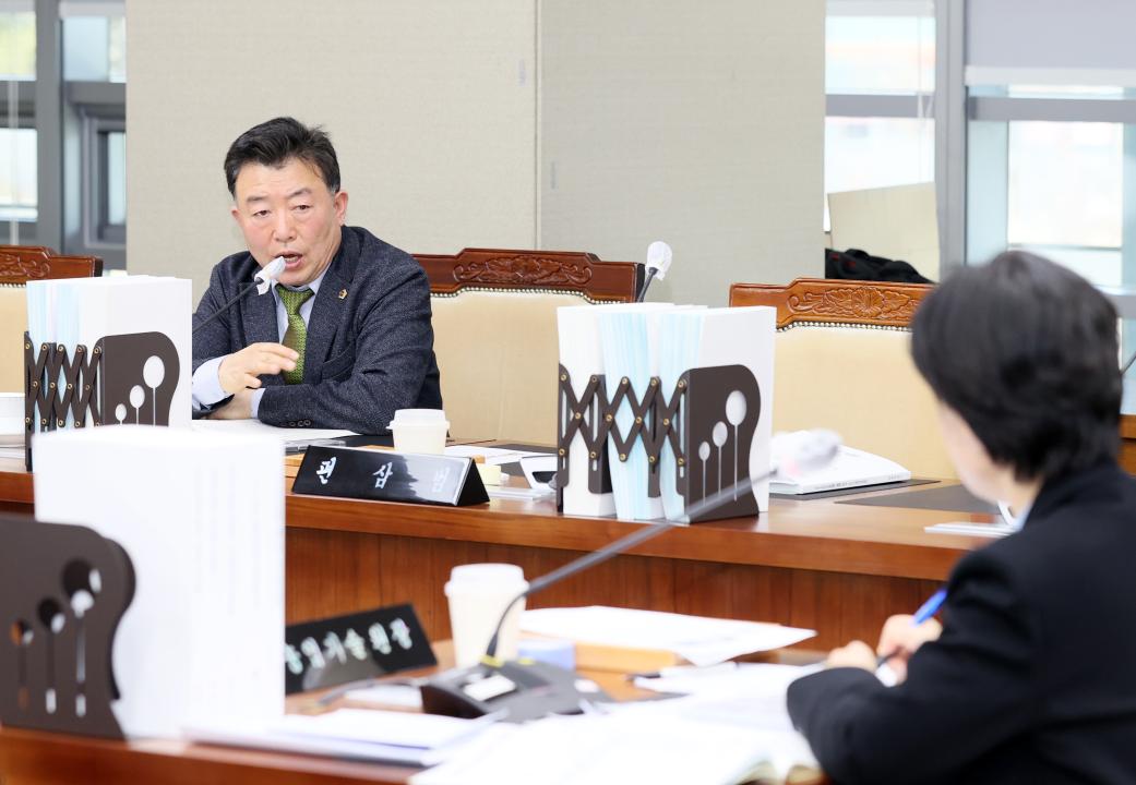 '제363회 임시회 제2차 농수산해양위원회' 게시글의 사진(34) '260122_제363회 임시회 제2차 농수산해양위원회_53.JPG'