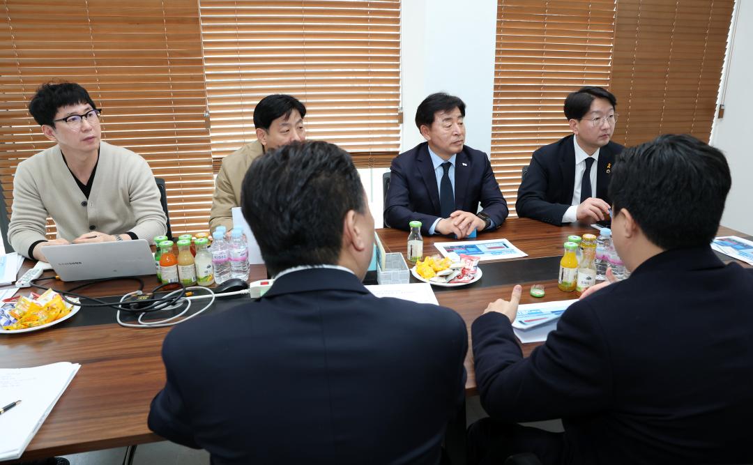 '제358회 임시회 기획경제위원회 현장방문' 게시글의 사진(56) '0416_인텍이앤씨 방문13.jpg'