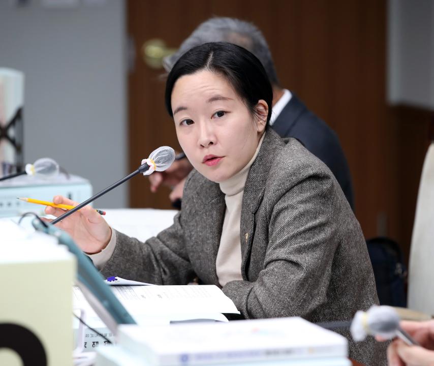 '제362회 정례회 제3차 교육위원회' 게시글의 사진(16) '1128_제362회 정례회 행정사무감사 교육위원회_16.jpg'