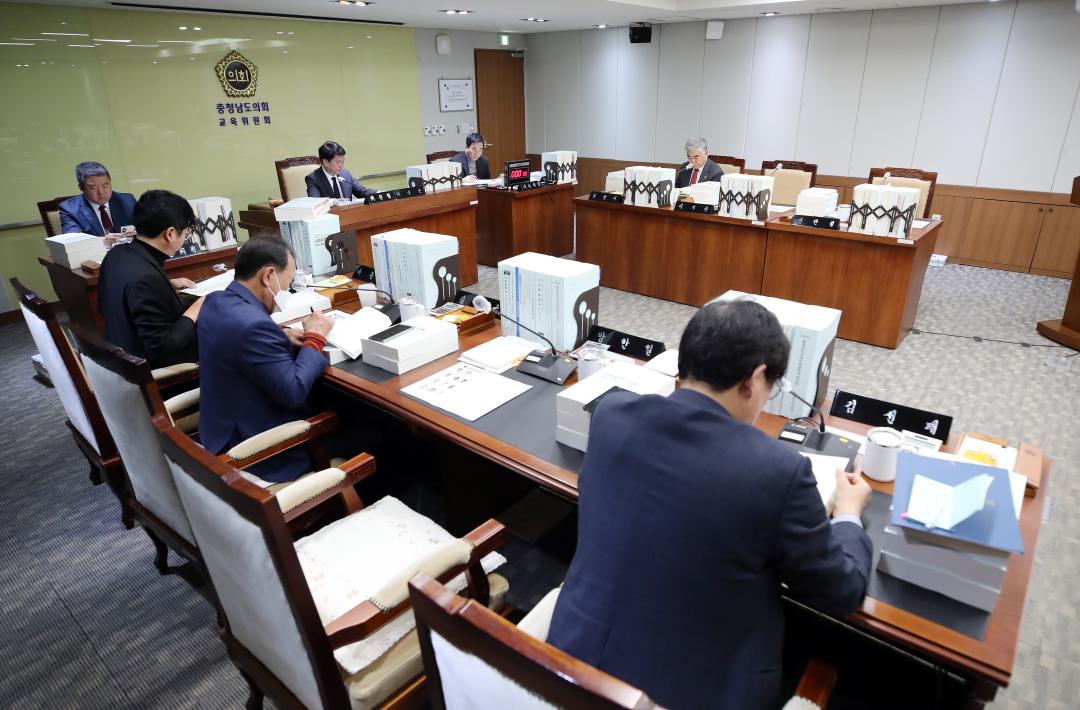 '제362회 정례회 제3차 교육위원회' 게시글의 사진(2) '1128_제362회 정례회 행정사무감사 교육위원회_2.jpg'