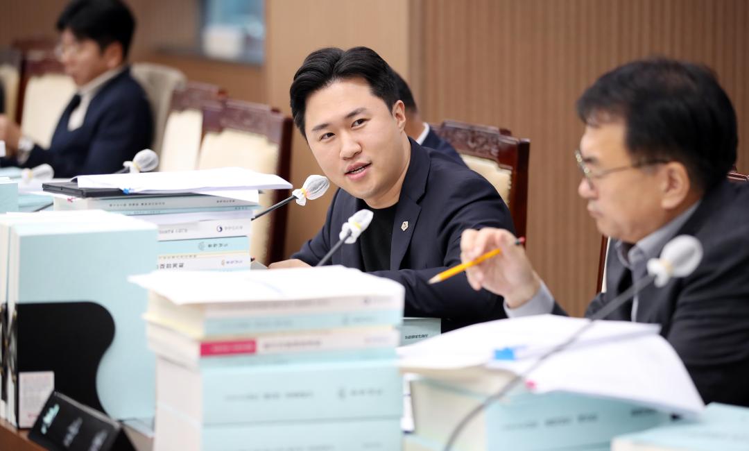 '제362회 정례회 제1차 예산결산특별위원회' 게시글의 사진(38) '1208_제362회 정례회 재1차 예산결산특별위원회_37.jpg'