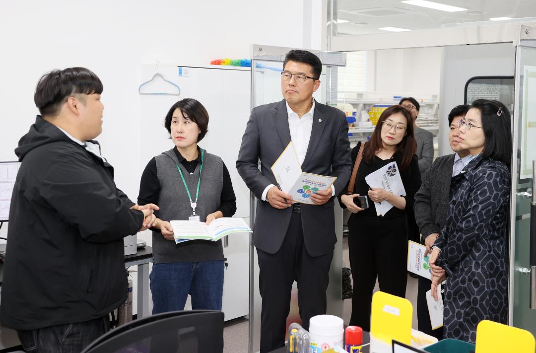'김기서 의원, 공공급식처의 충남 농림‧축산‧수산물 공급 확대 위한 연구모임' 게시글의 사진(50) '251104_김기서 의원 공공급식 활성화 연구모임.JPG'