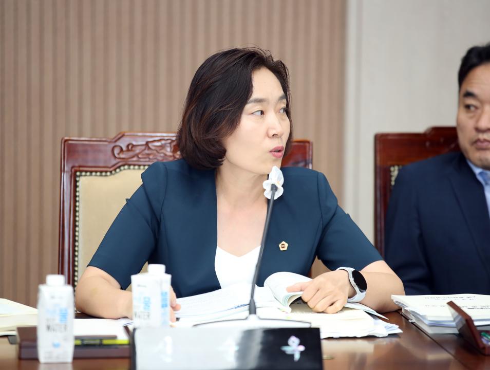 '제2차 문화관광재단 대표이사 후보자 인사청문특위' 게시글의 사진(41) '230621_제2차 문화관광재단 대표이사 인사청문특위_246.JPG'