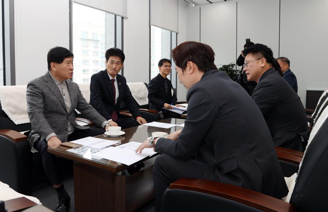 '충청권 4개 시도의회 의장 간담회' 게시글의 사진(6) '0304_충청권 시도의회의장 간담회06.jpg'