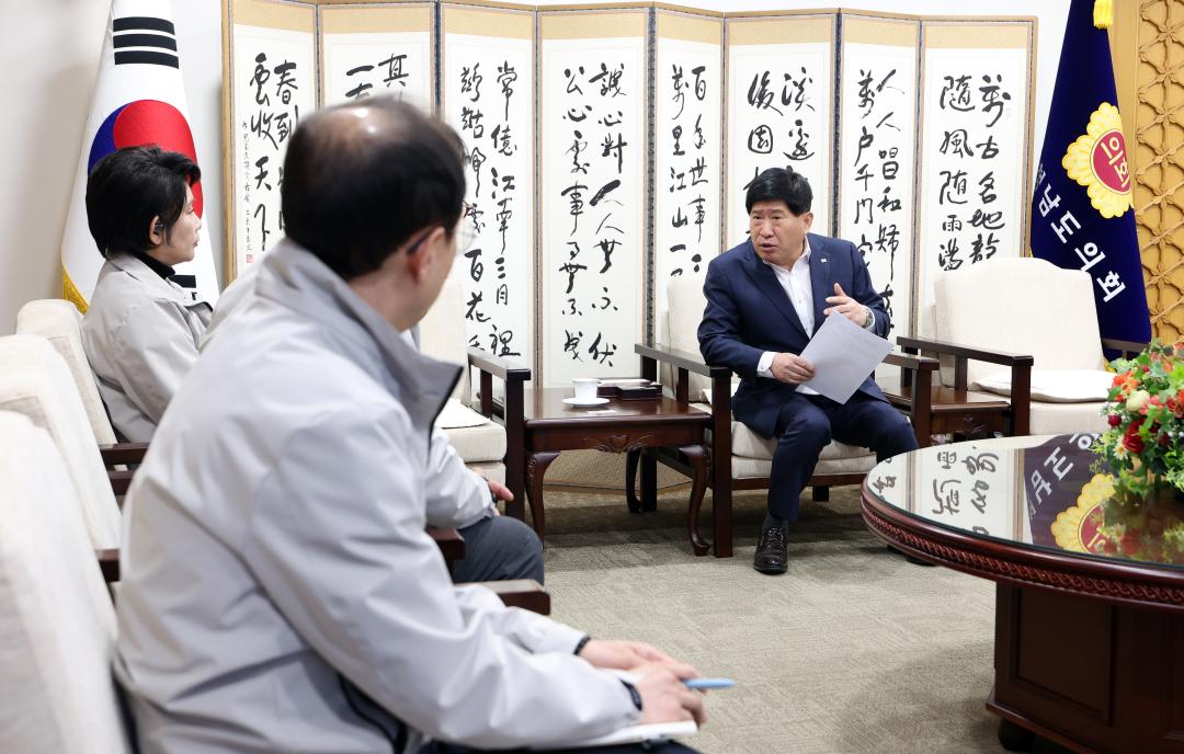 '충청남도자원봉사센터 센터장 및 일행 접견' 게시글의 사진(6) '0410_충남자원봉사협회 접견06.jpg'