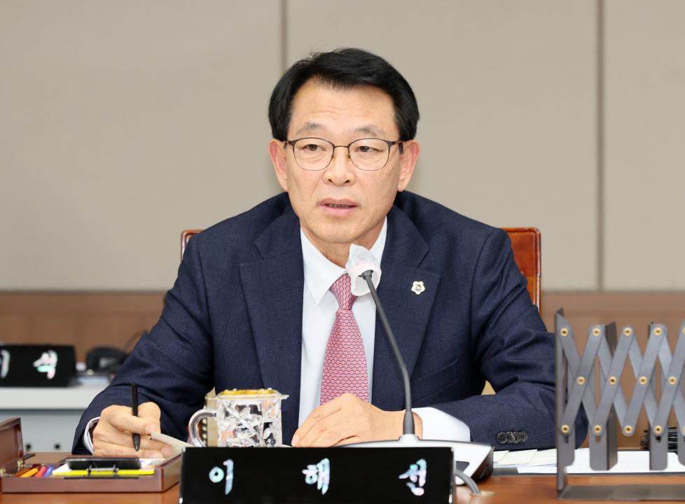 '제358회 임시회 제1차 건설소방위원회' 게시글의 사진(38) '250411_제358회 임시회 제1차 건설소방위원회_54.JPG'