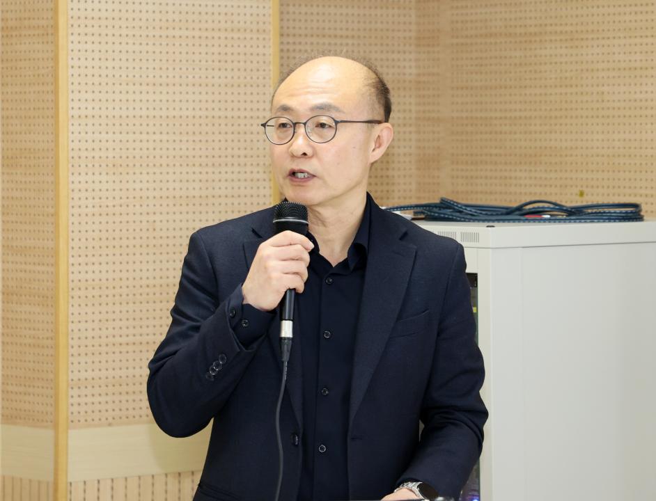 '안종혁 의원 AI 활용 주민자치 활성화 연구모임' 게시글의 사진(22) '260403_안종혁 의원 AI 활용 주민자치 활성화 연구모임 (31).JPG'