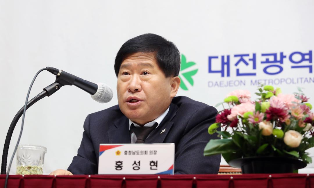 '(미래를 향한 충청인의 도약) 충남-대전 통합 추진 공동 선언' 게시글의 사진(14) '1121_충남대전 행정통합 추진 선언식18.jpg'