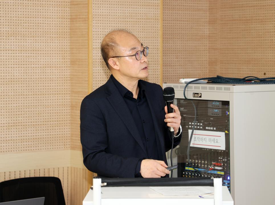 '안종혁 의원 AI 활용 주민자치 활성화 연구모임' 게시글의 사진(23) '260403_안종혁 의원 AI 활용 주민자치 활성화 연구모임 (32).JPG'